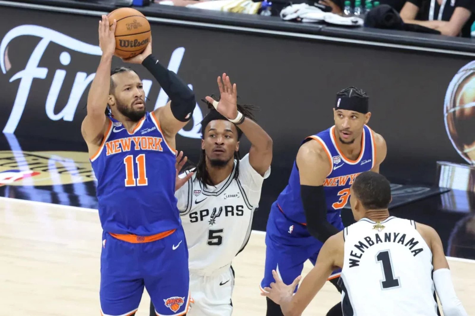 Jalen Brunson making go-ahead free throws with 9.5 seconds left as New York Knicks beat San Antonio Spurs 105-104 in Game 2 of 2026 NBA Finals to take 2-0 series lead in San Antonio